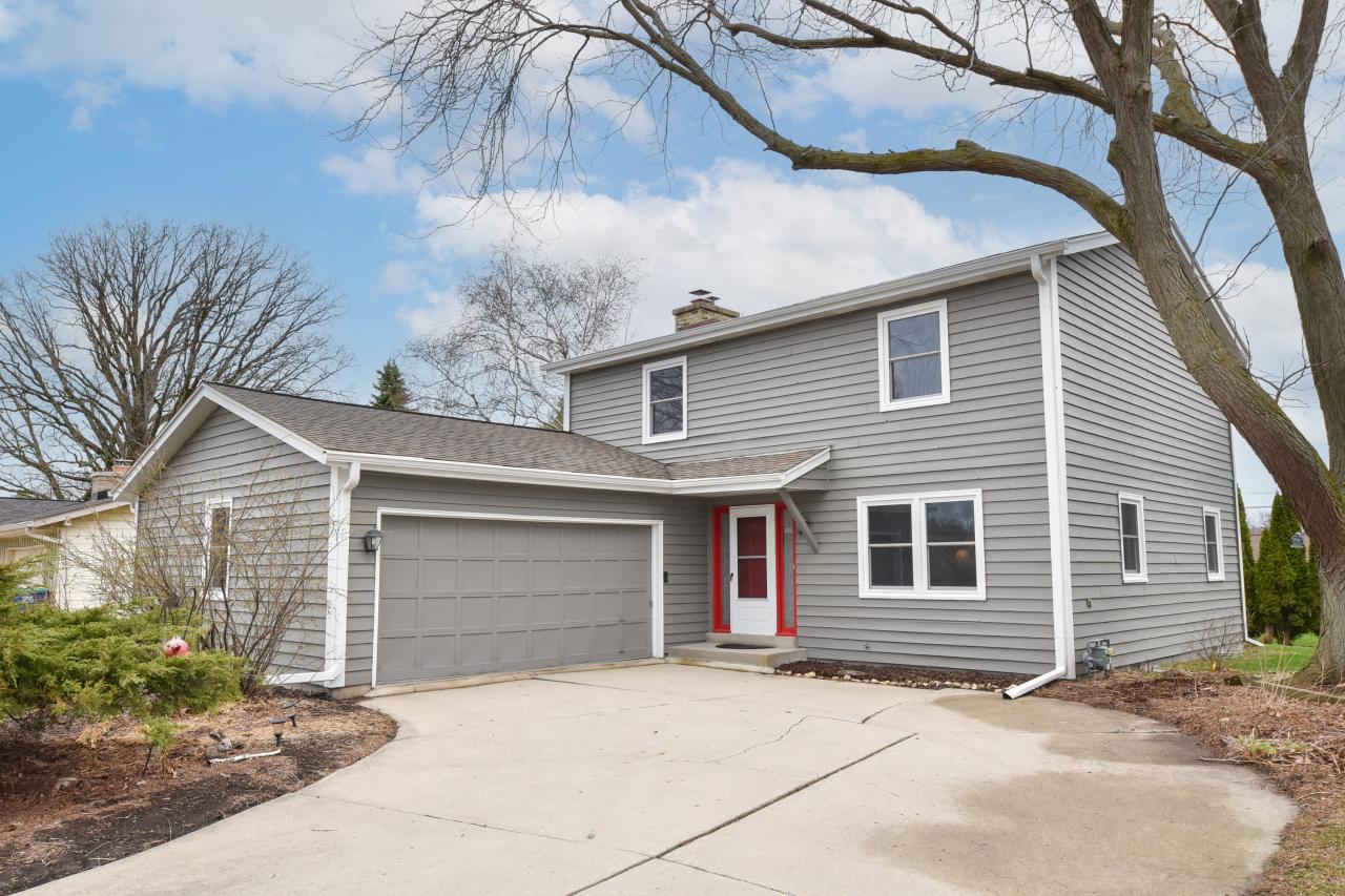 744 5th Ave, Grafton, WI 53024