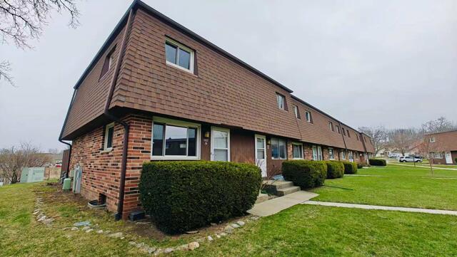 1102 Fleetfoot Dr #A, Waukesha, WI 53186