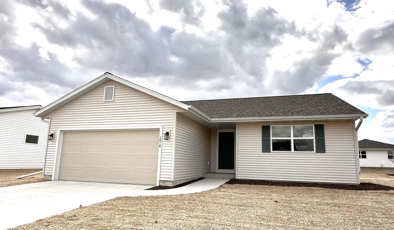 1018 Mcnish Ct, Sheboygan Falls, WI 53085