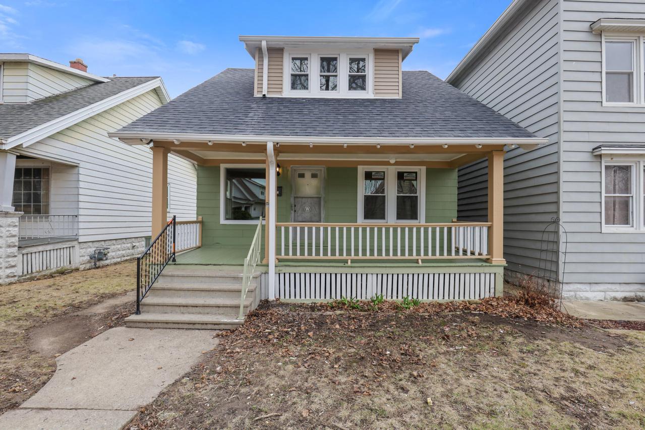 2631 S 12th St, Milwaukee, WI 53215