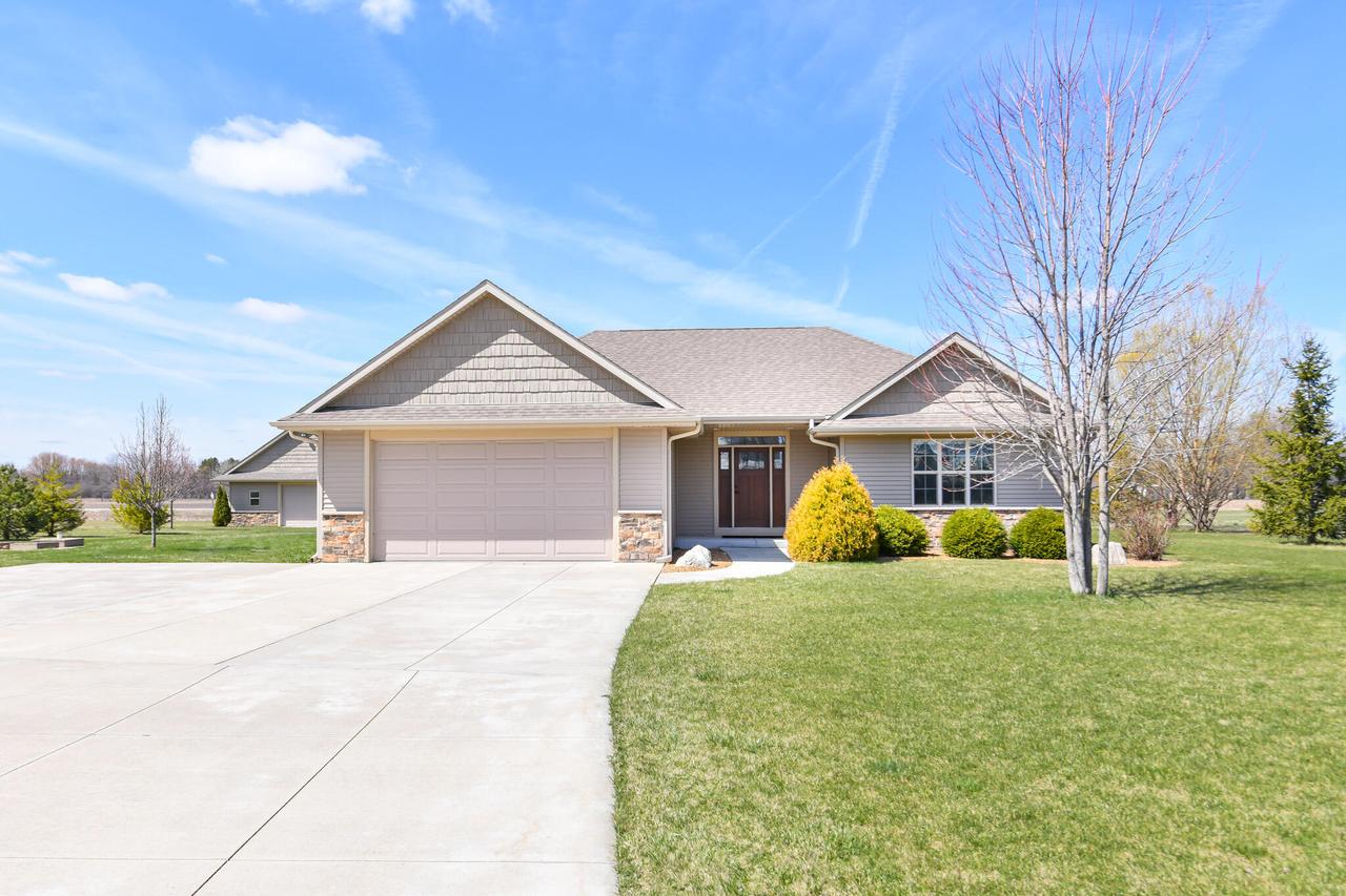 2857 43rd St, Raymond, WI 53126