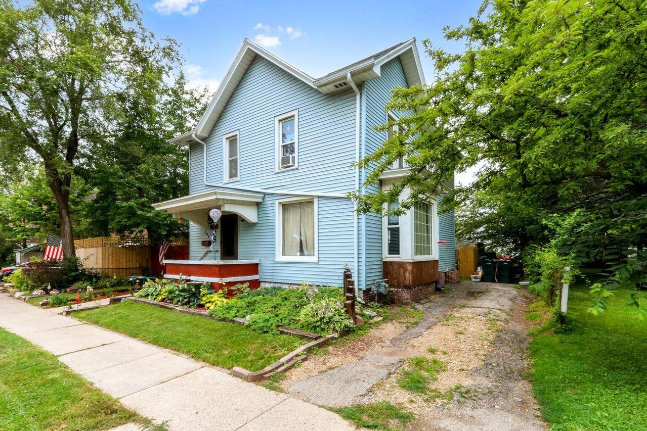 104 N Lincoln St, Elkhorn, WI 53121
