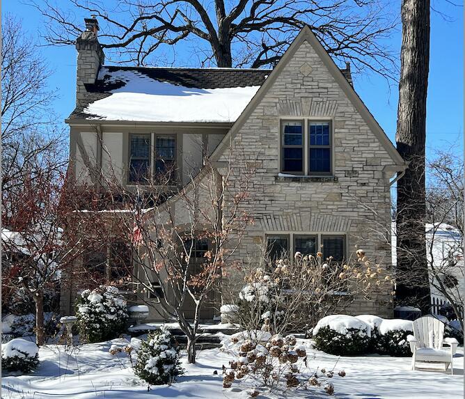 6041 N Kent Ave, Whitefish Bay, WI 53217