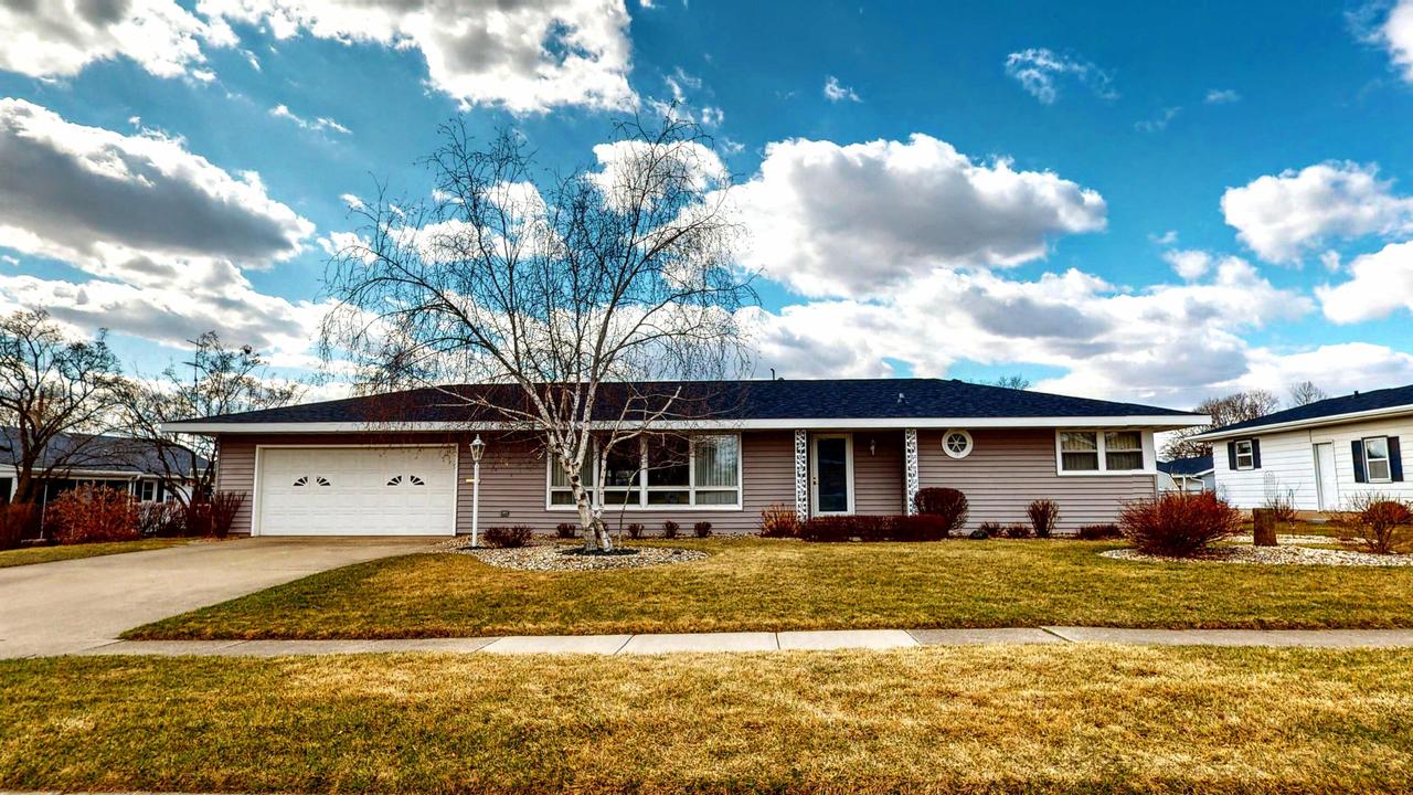 129 S Kranz Ave, Jefferson, WI 53549