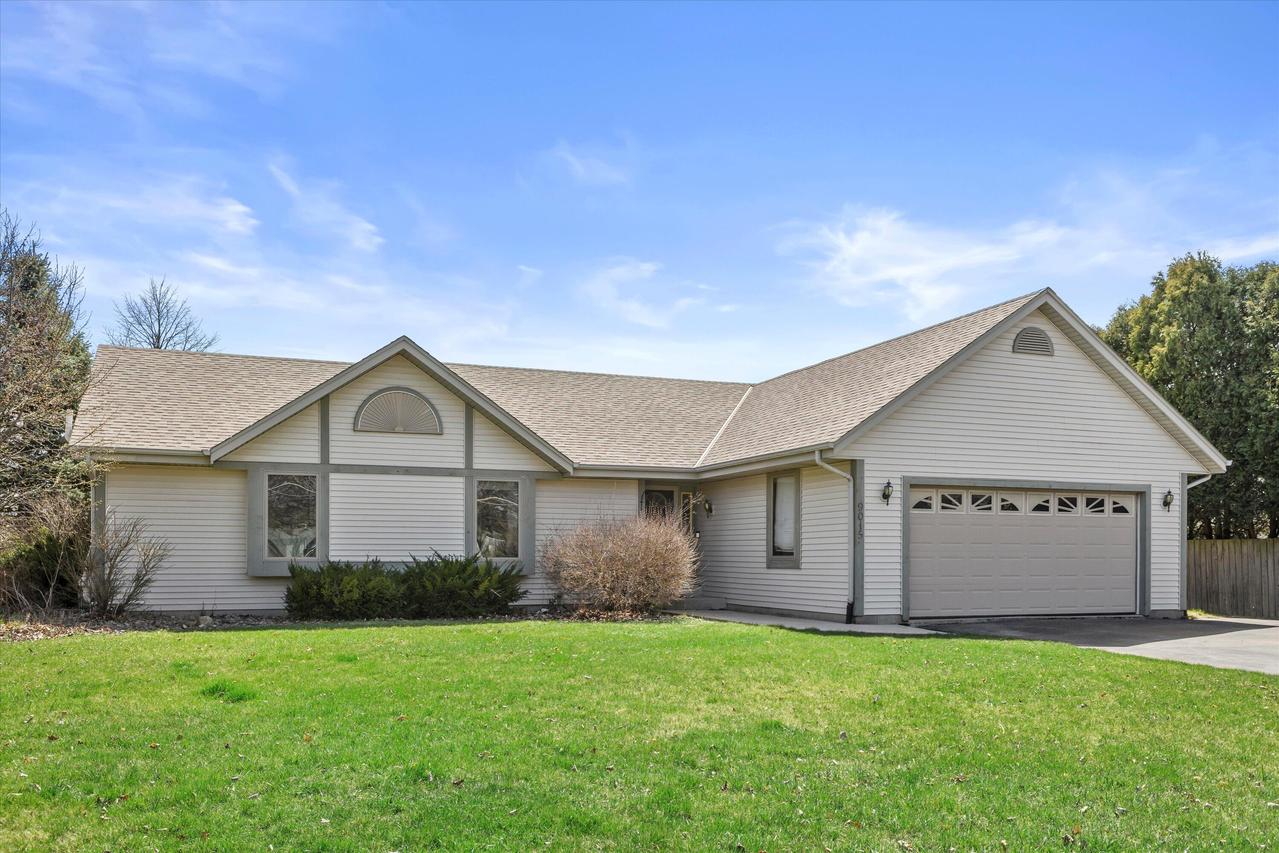 9015 Dunkelow Rd, Caledonia, WI 53126