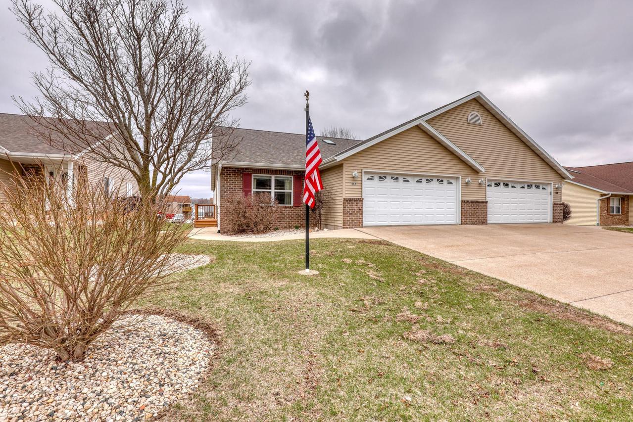 864 Chief Kewaskum Pl, Kewaskum, WI 53040