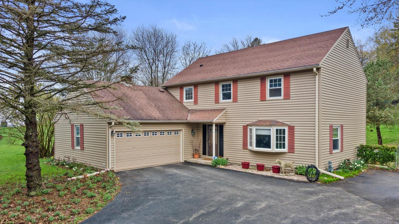 S41W26912 Oak Grove, Waukesha, WI 53189
