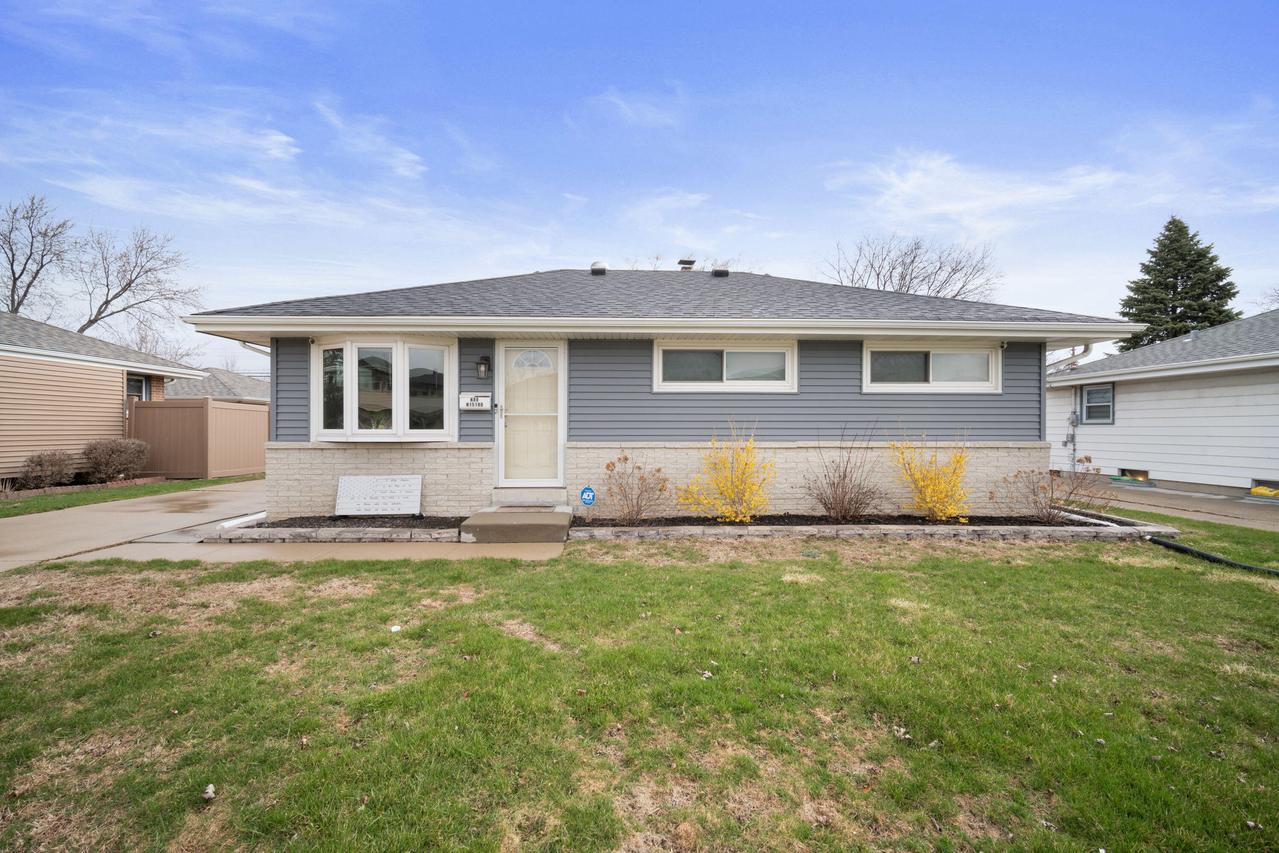 N88W15180 Cleveland Ave, Menomonee Falls, WI 53051