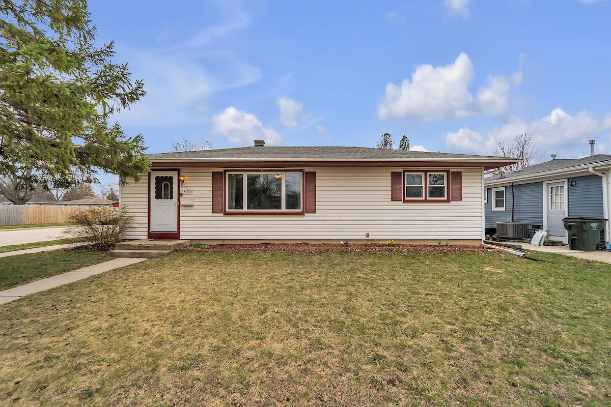 3052 93rd St, Sturtevant, WI 53177