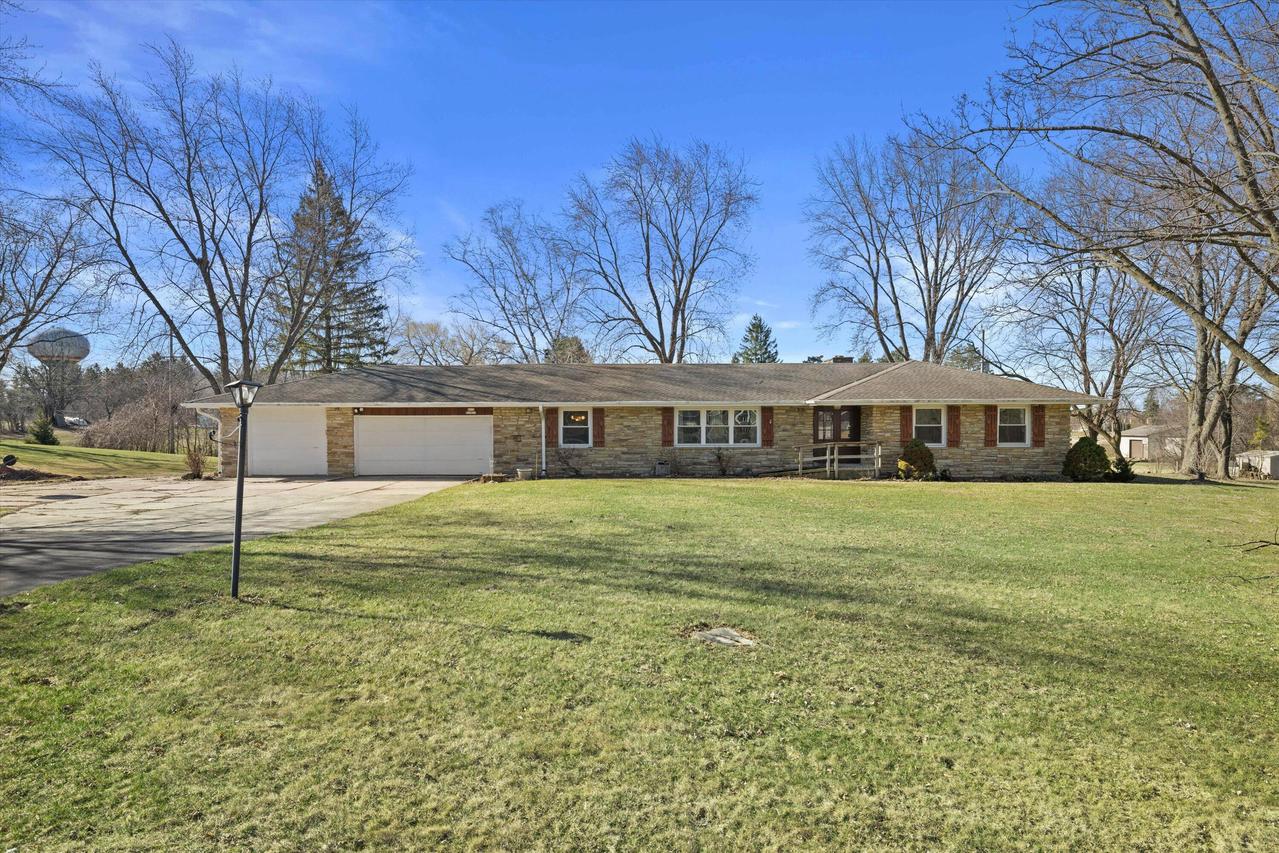 N113W13831 Pheasant Ln, Germantown, WI 53022