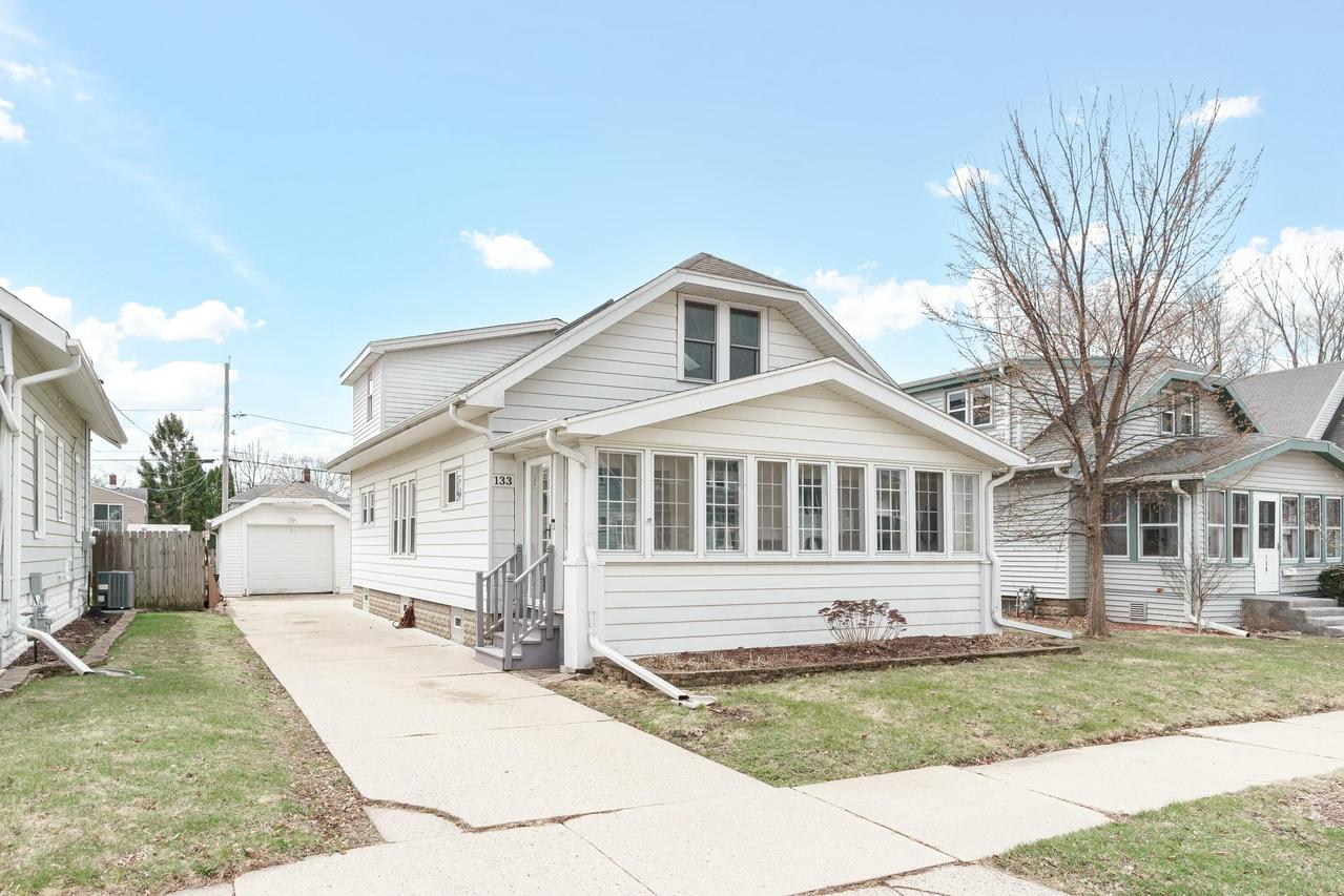 133 Harrison Ave, Waukesha, WI 53186