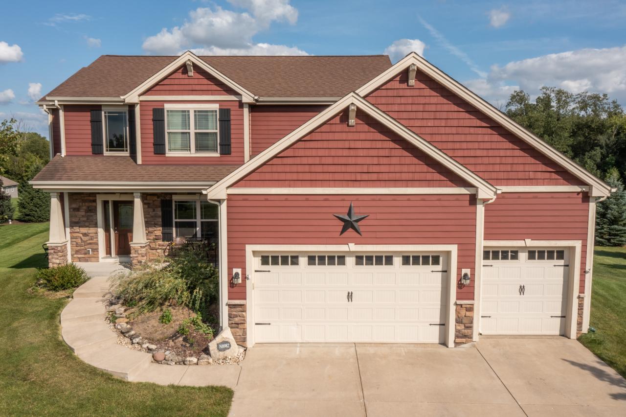 W225N8982 Jolyn Dr, Lisbon, WI 53089
