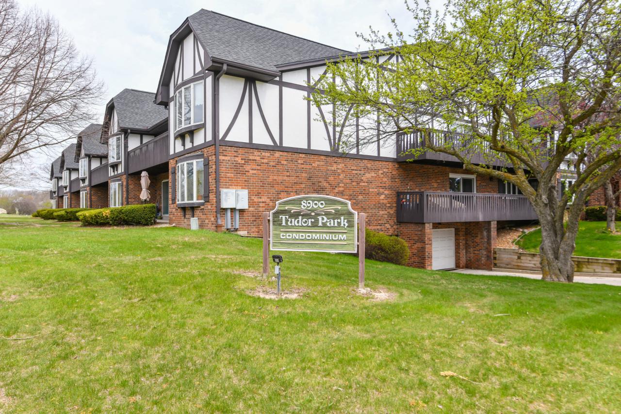 8900 N Park Plz. #115, Brown Deer, WI 53223