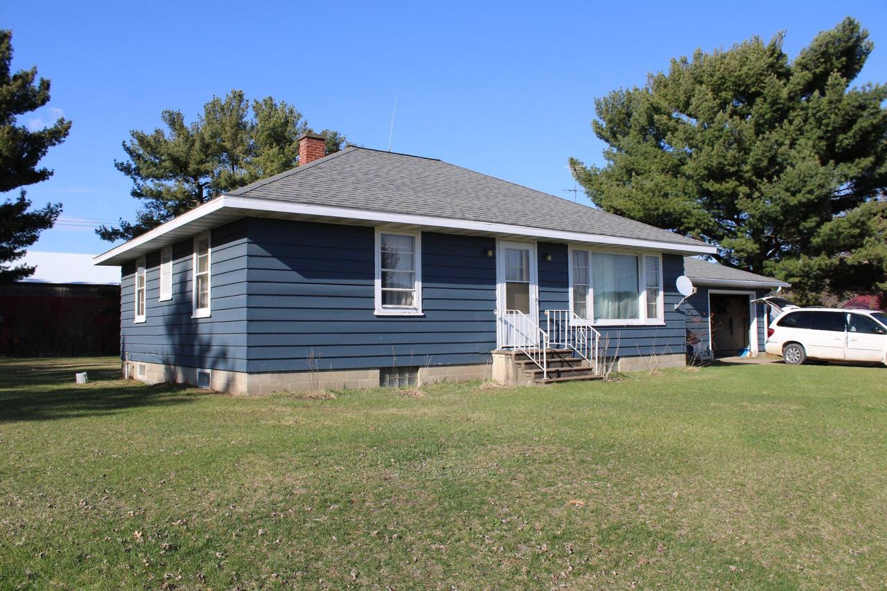 W30038 Jefferson St, Dodge, WI 54625