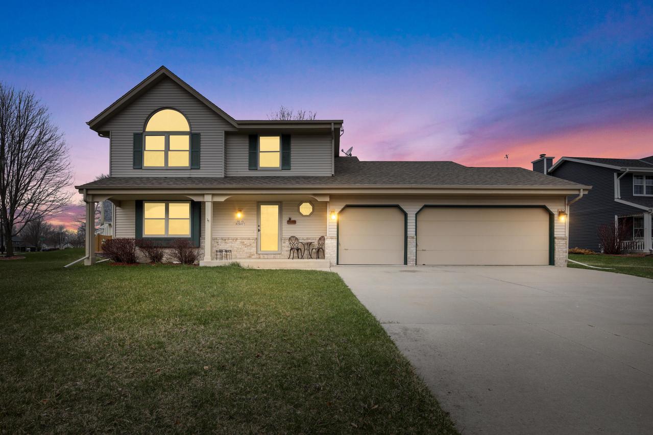 W210N16451 Dundee Ct, Jackson, WI 53037