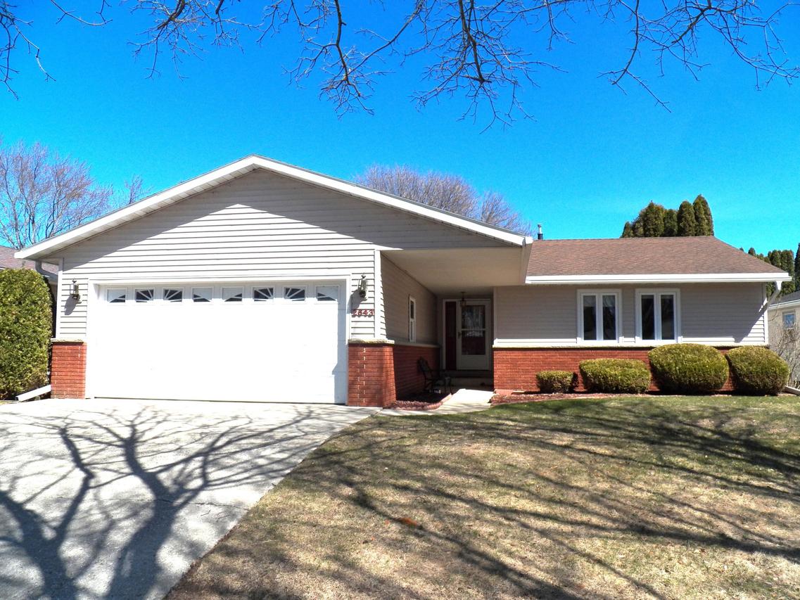 2643 College St, Manitowoc, WI 54220