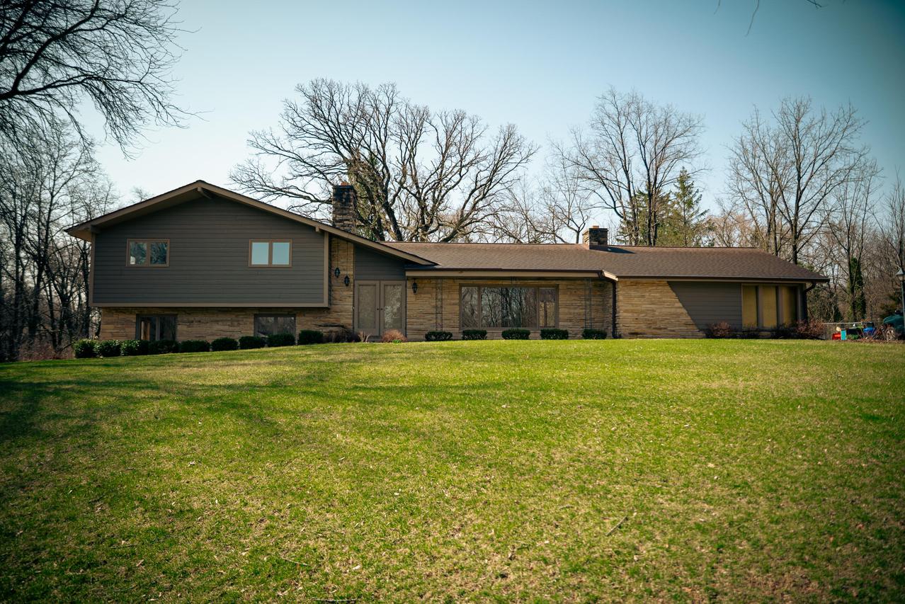 N71W26601 White Oak Dr, Lisbon, WI 53089