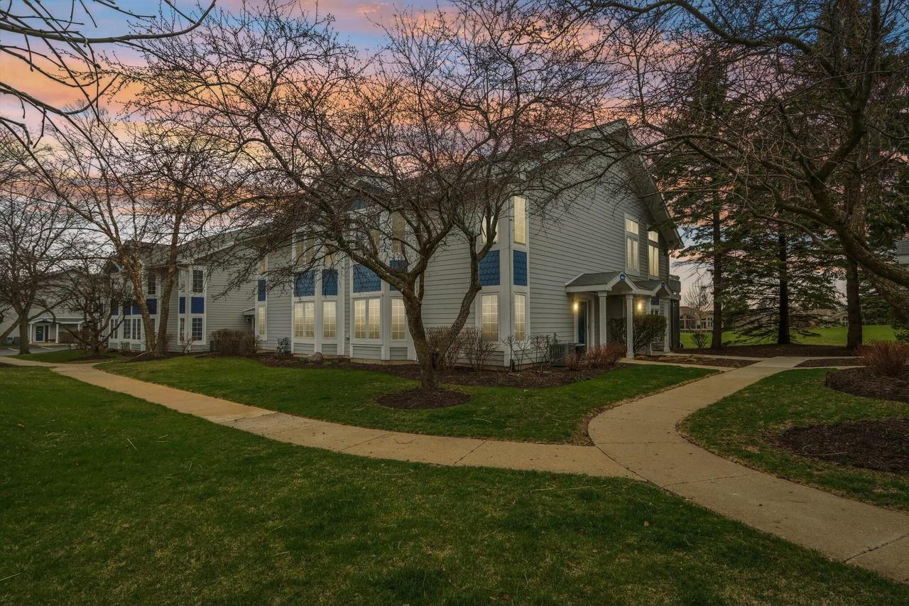 610 Geneva National Ave #6-47, Geneva, WI 53147