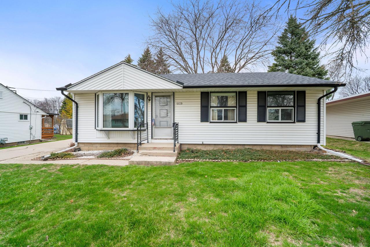 6458 W Burdick Ave, Milwaukee, WI 53219