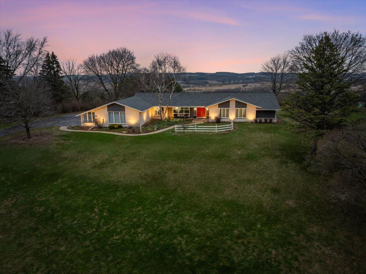 S32W27650 Dale View, Waukesha, WI 53189