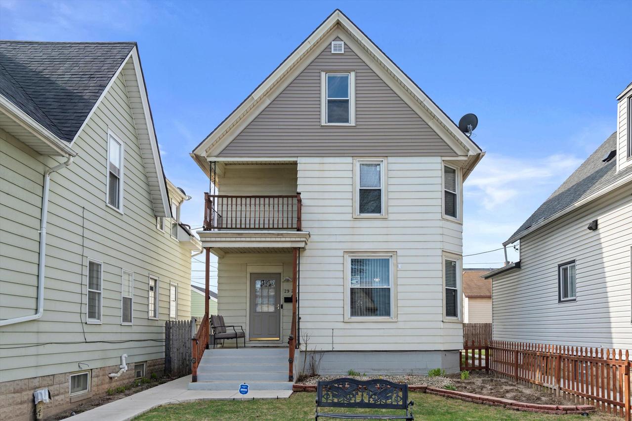 2921 W Hayes Ave, Milwaukee, WI 53215