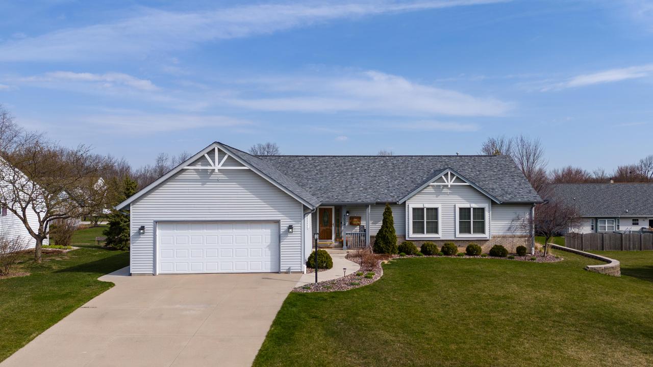 4024 W Valley View, Franklin, WI 53132
