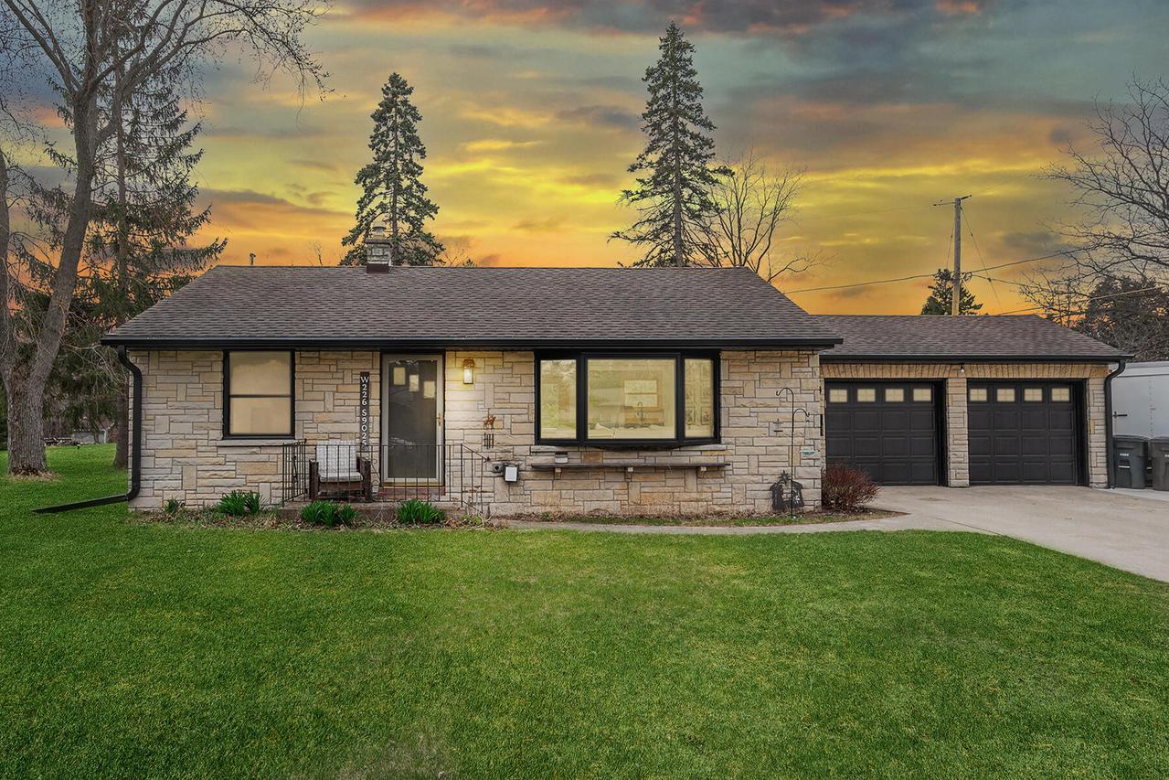 W226S9025 Marianne Ave, Big Bend, WI 53103