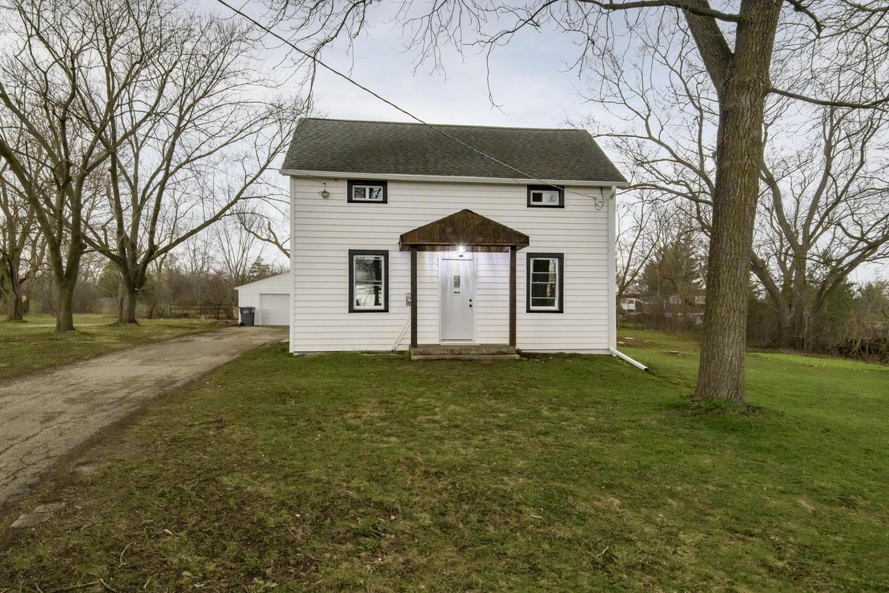 W124S8171 N Cape Rd, Muskego, WI 53150