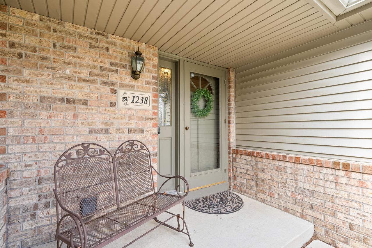 1238 Fox River, Mukwonago, WI 53149