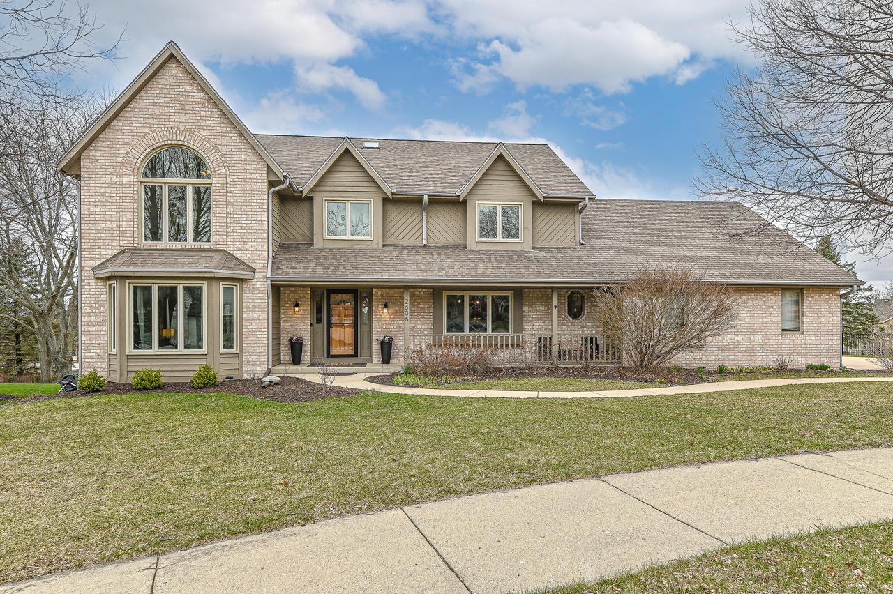 2606 Wensley Ct, Waukesha, WI 53188