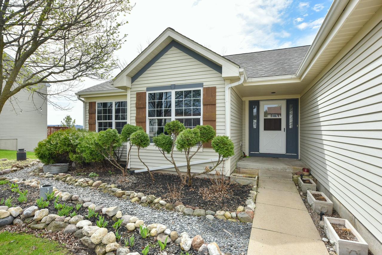 1129 Kennedy Dr, Hartford, WI 53027