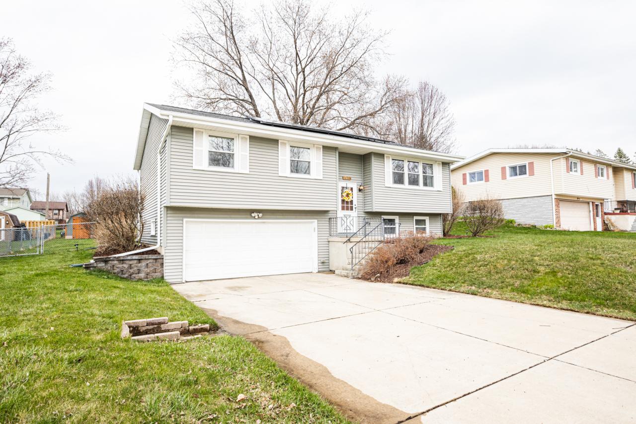 1058 Kiewert St, Watertown, WI 53098