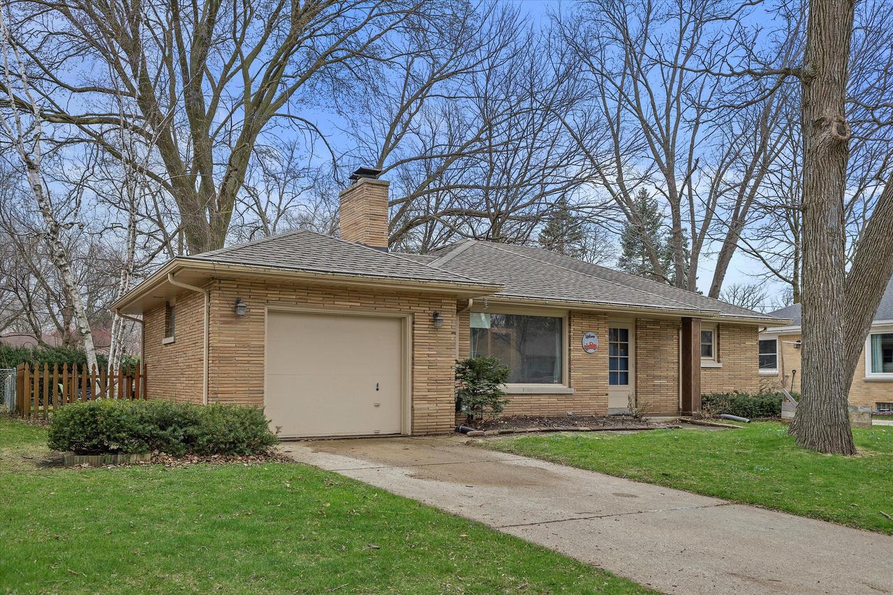 7435 W Dakota St, West Allis, WI 53219