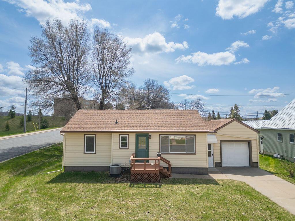 311 E Mckinley St, Arcadia, WI 54612