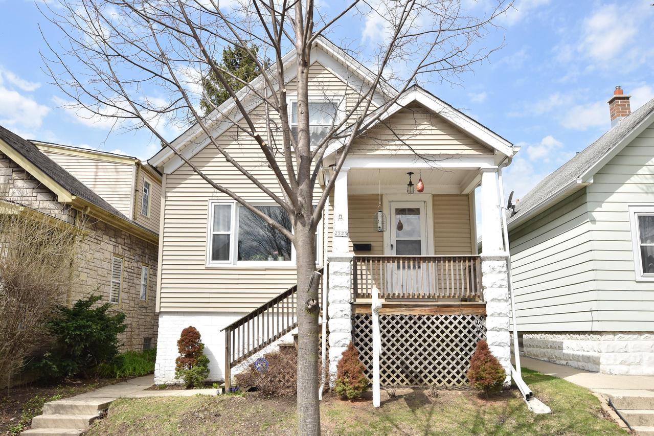 2523 S Burrell St, Milwaukee, WI 53207