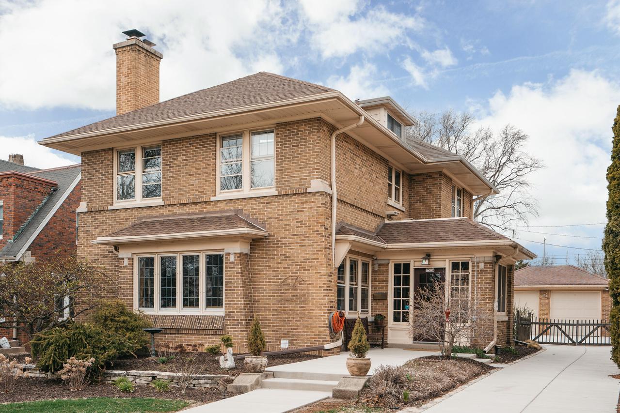 2514 E Shorewood Blvd, Shorewood, WI 53211