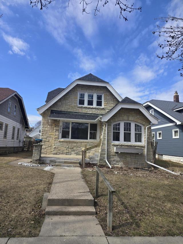 2573 N 48th St, Milwaukee, WI 53210