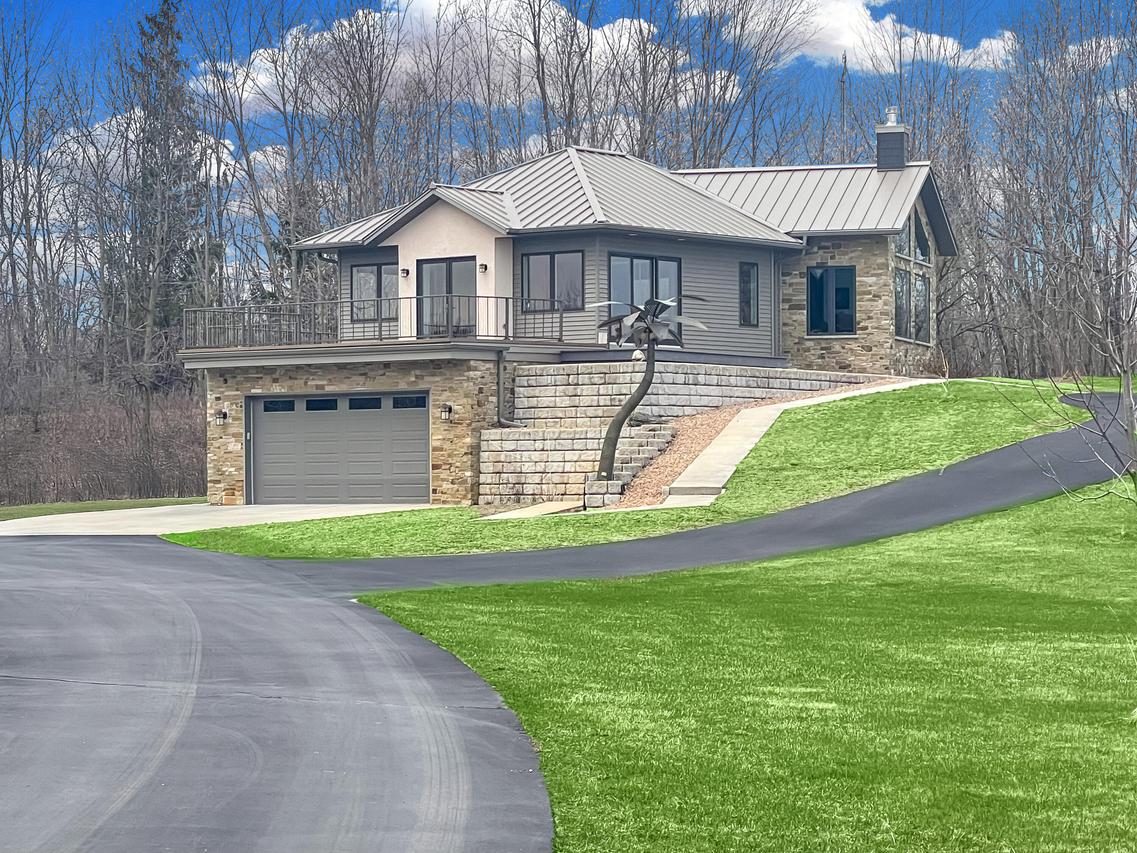 W9160 Deer Rd, Mitchell, WI 53011