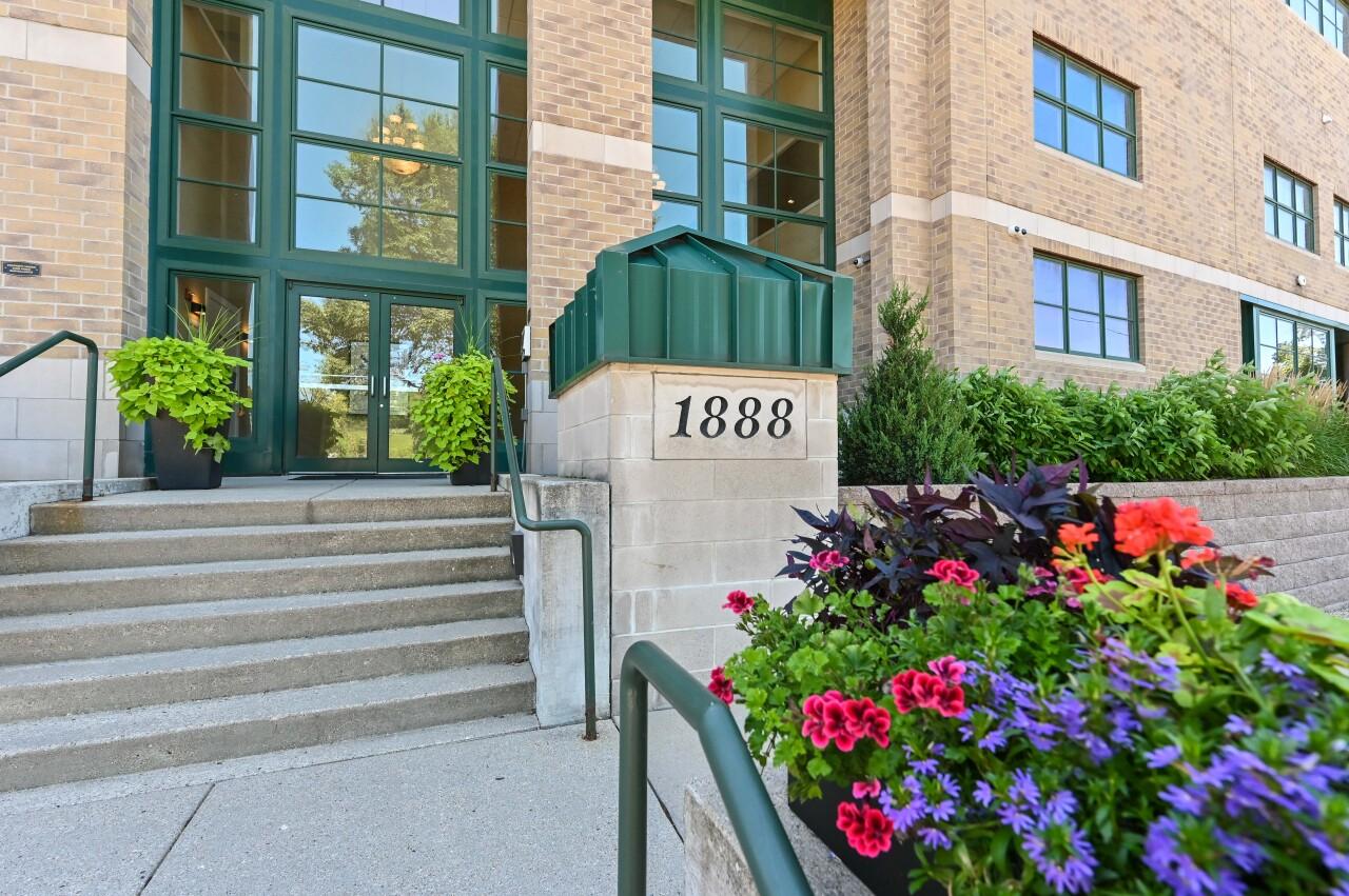 1888 N Water St #109, Milwaukee, WI 53202