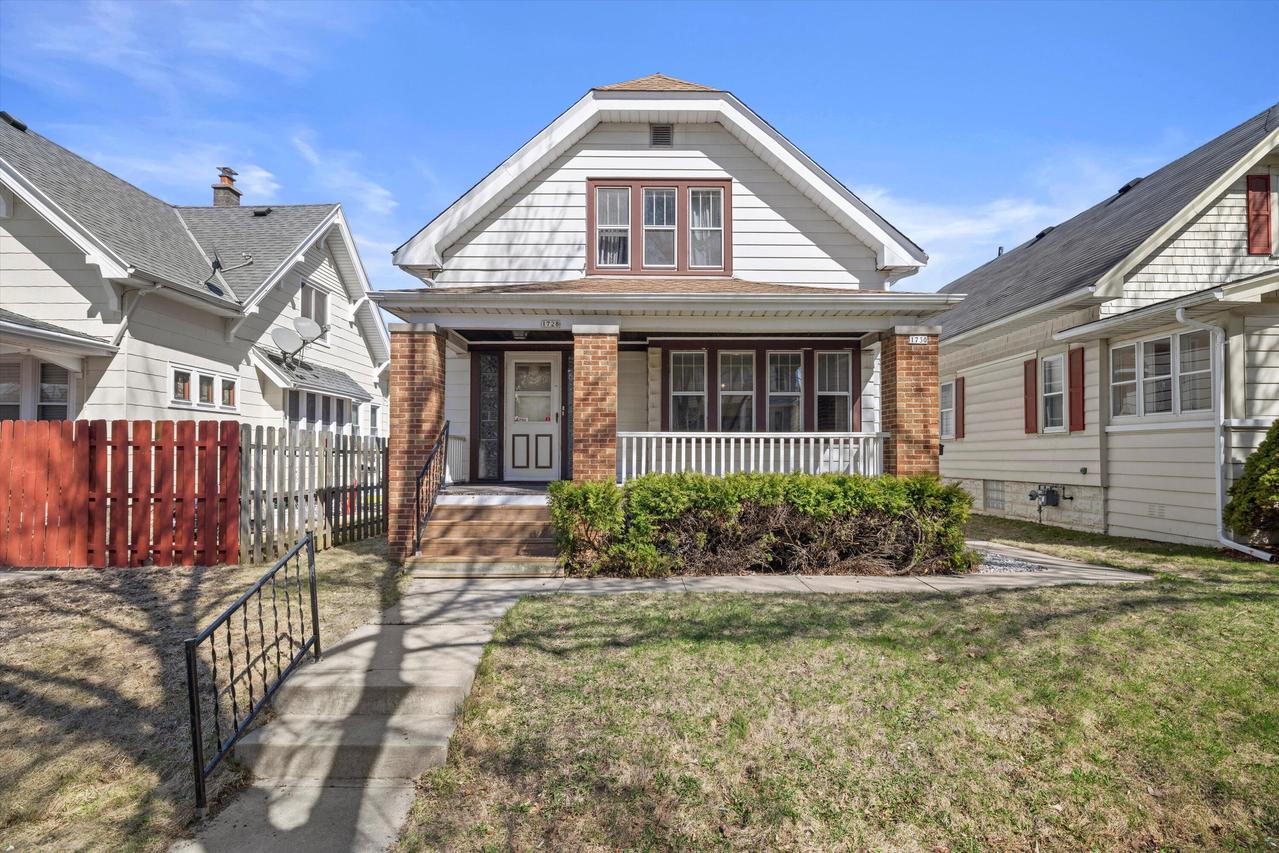 1728 S 73rd St, West Allis, WI 53214