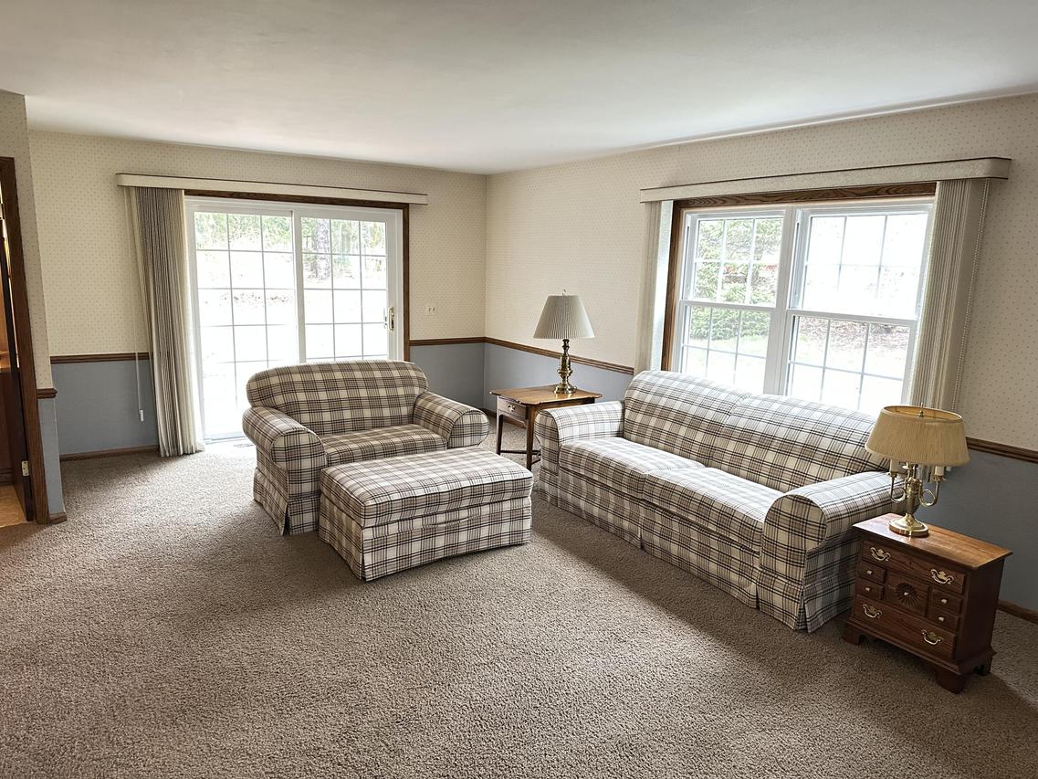 15250 Clifford Ct, Brookfield, WI 53005