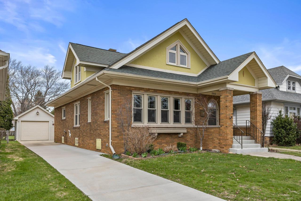 2512 Lasalle St, Racine, WI 53402