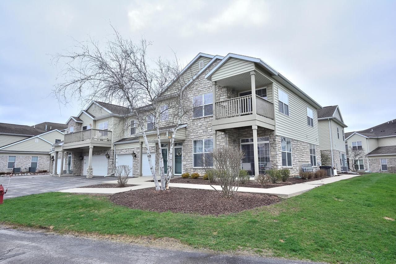 N17W26538 Meadowgrass Cir #B, Pewaukee, WI 53072