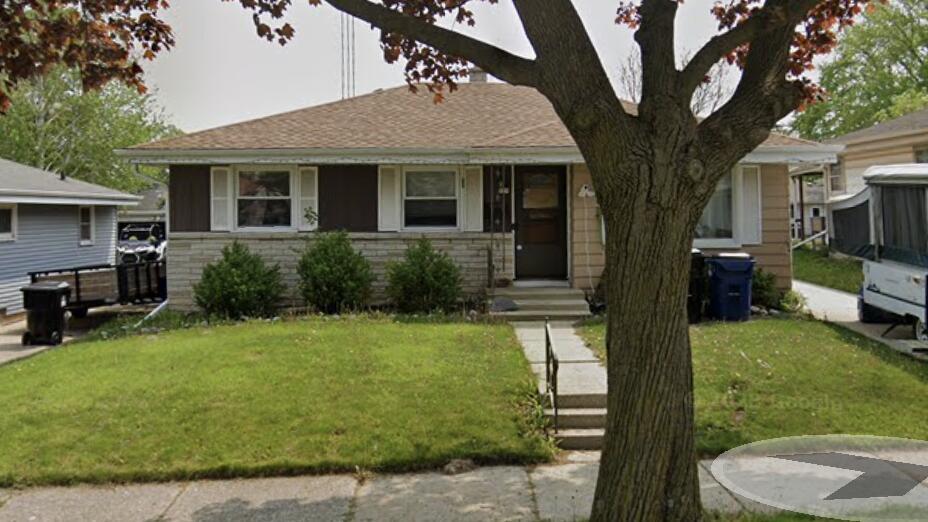 929 Ostergaard Ave, Racine, WI 53406