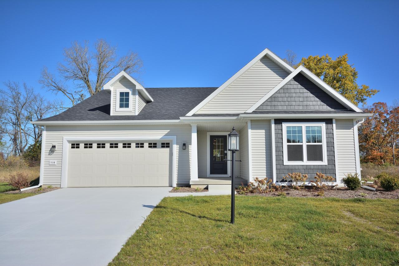 710 5 Mile Rd, Caledonia, WI 53402