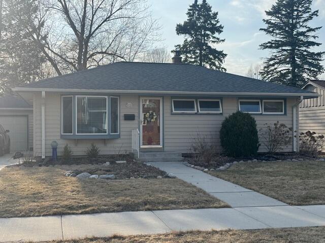W169N8449 Sheridan Dr, Menomonee Falls, WI 53051