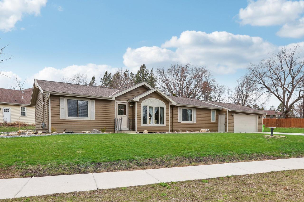31 S Teri Ln, Hartford, WI 53027