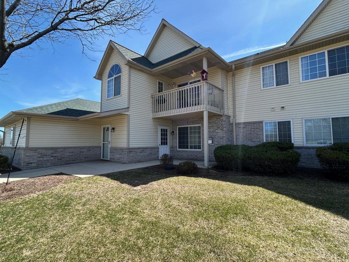 4774 W Maple Leaf Cir, Greenfield, WI 53220