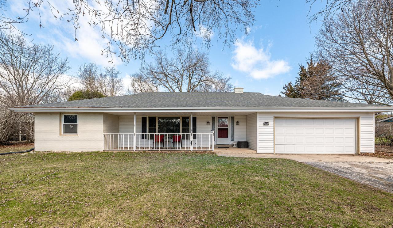 144 W Ellsworth Ln, Bayside, WI 53217