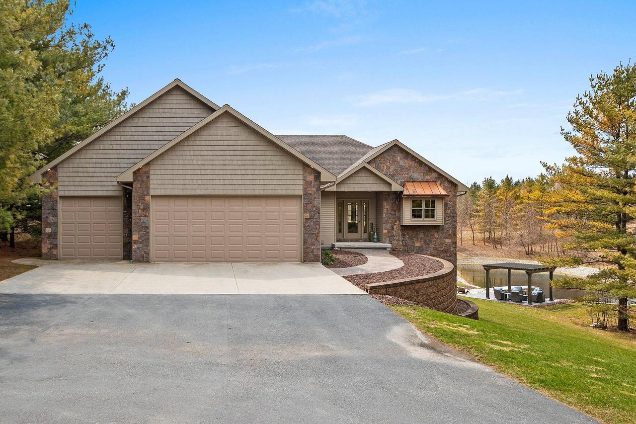 20921 Point Creek, Schleswig, WI 53042